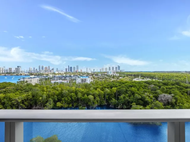 3-bedroom condo for sale in North Miami Beach - 16385 Biscayne Blvd 1221 - MondialRealty