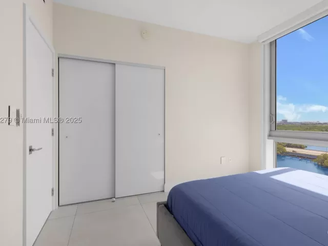3-bedroom condo for sale in North Miami Beach - 16385 Biscayne Blvd 1221 - MondialRealty