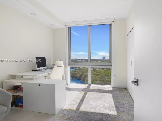3-bedroom condo for sale in North Miami Beach - 16385 Biscayne Blvd 1221 - MondialRealty