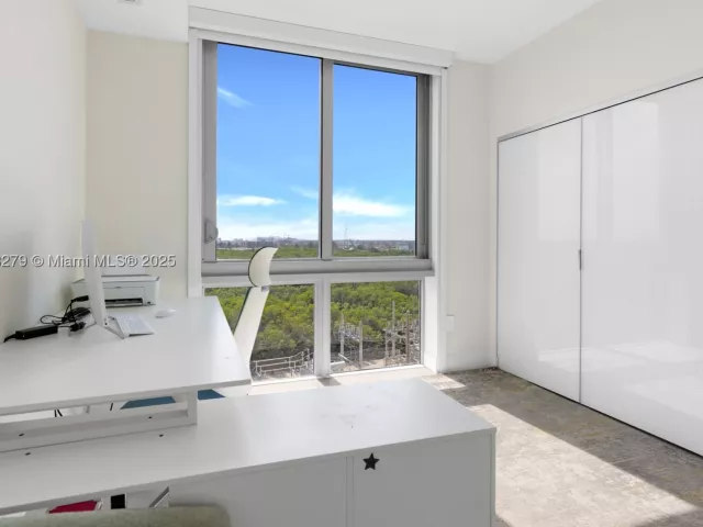 3-bedroom condo for sale in North Miami Beach - 16385 Biscayne Blvd 1221 - MondialRealty