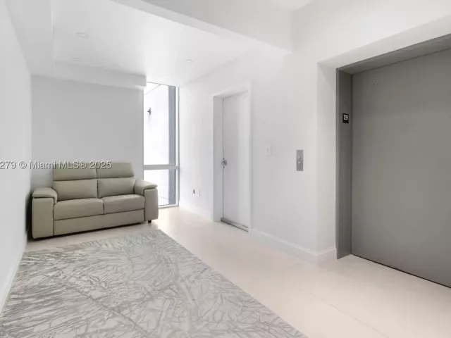 3-bedroom condo for sale in North Miami Beach - 16385 Biscayne Blvd 1221 - MondialRealty