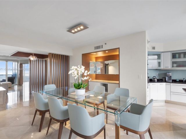 Apartment for sale  Unit #1004 - photo 5671222