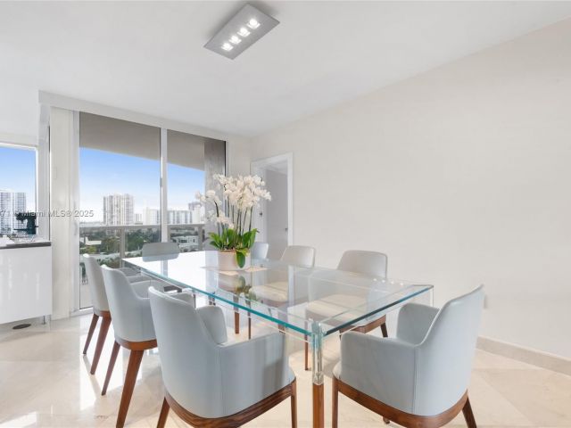 Apartment for sale  Unit #1004 - photo 5671223