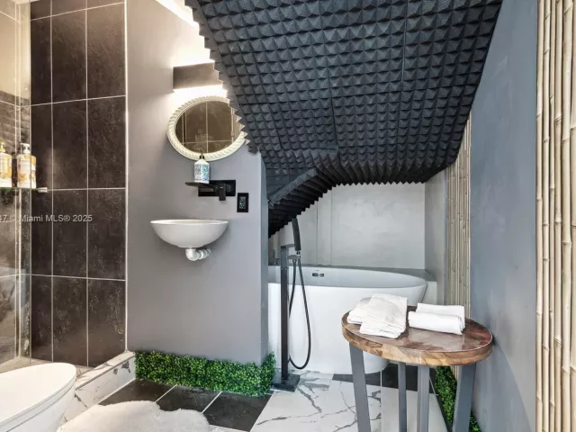 3-bedroom home for rent in Miami - 3580 SW 23rd St 3580 - MondialRealty