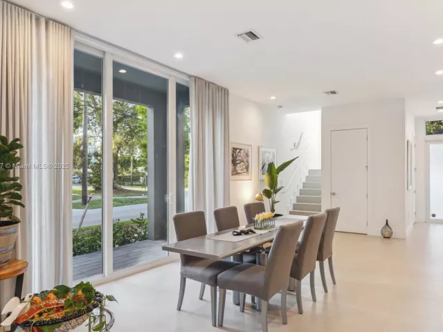 3-bedroom home for rent in Miami - 3580 SW 23rd St 3580 - MondialRealty