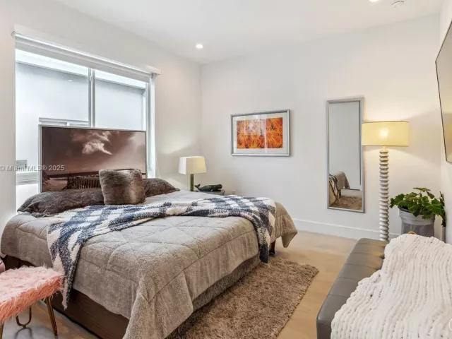 3-bedroom home for rent in Miami - 3580 SW 23rd St 3580 - MondialRealty