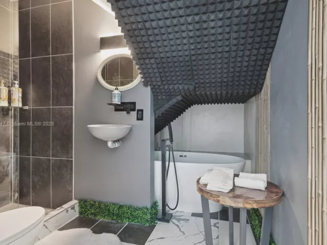 3-bedroom home for rent in Miami - 3580 SW 23rd St 3580 - MondialRealty