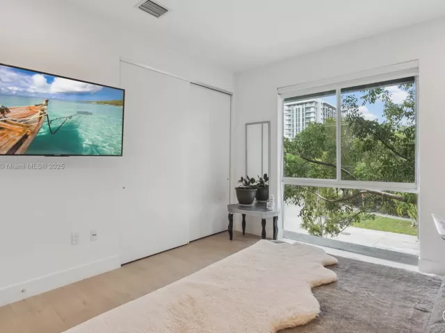 3-bedroom home for rent in Miami - 3580 SW 23rd St 3580 - MondialRealty
