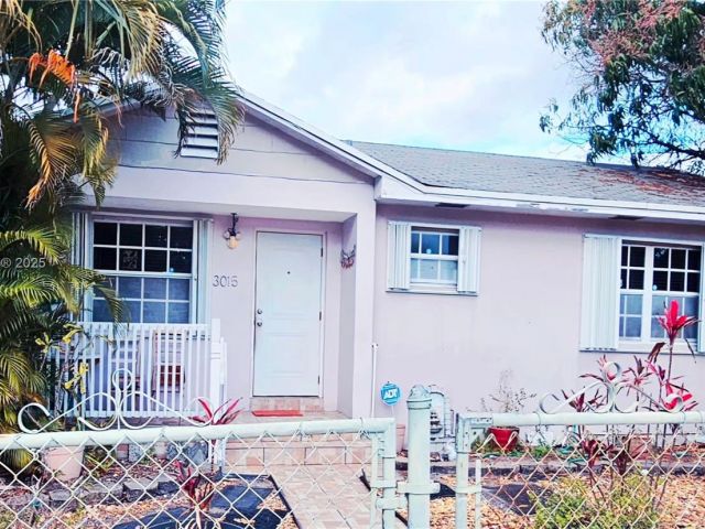 Home for sale at 3015 SW 24th Ter - photo 5831518