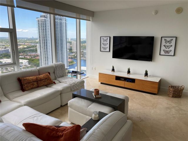 Apartment for sale  Unit #3507 - photo 5672777