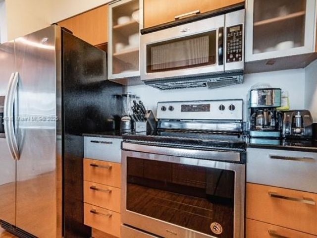 1-bedroom condo for sale in Miami - 1750 N Bayshore Dr 5505 - MondialRealty