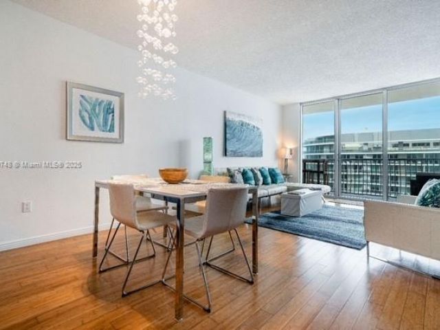 1-bedroom condo for sale in Miami - 1750 N Bayshore Dr 5505 - MondialRealty