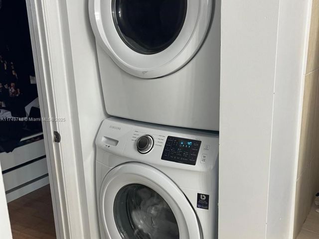 1-bedroom condo for sale in Miami - 1750 N Bayshore Dr 5505 - MondialRealty