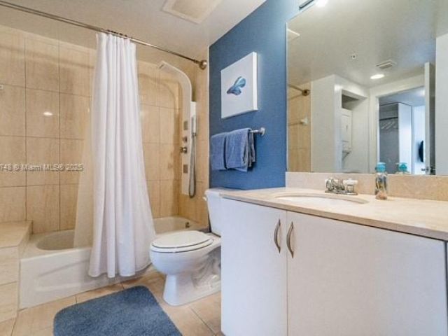 1-bedroom condo for sale in Miami - 1750 N Bayshore Dr 5505 - MondialRealty