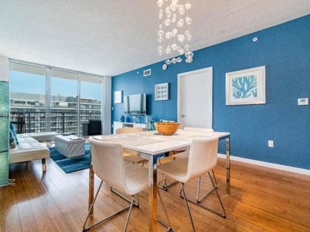 1-bedroom condo for sale in Miami - 1750 N Bayshore Dr 5505 - MondialRealty