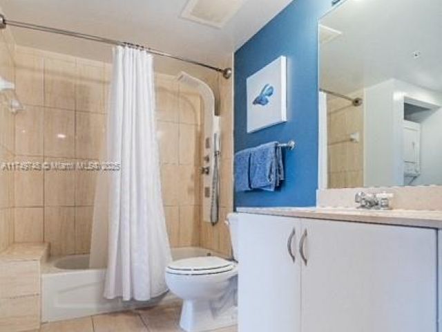 1-bedroom condo for sale in Miami - 1750 N Bayshore Dr 5505 - MondialRealty