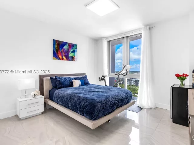 2-bedroom condo for sale in North Miami Beach - 17111 Biscayne Blvd 2001 - MondialRealty
