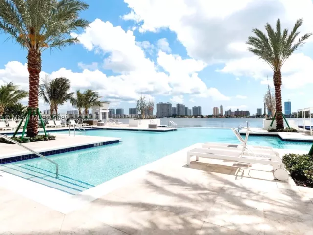 2-bedroom condo for sale in North Miami Beach - 17111 Biscayne Blvd 2001 - MondialRealty