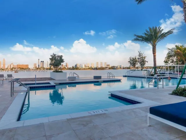 2-bedroom condo for sale in North Miami Beach - 17111 Biscayne Blvd 2001 - MondialRealty