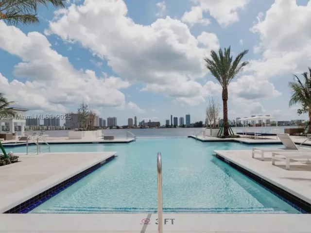 2-bedroom condo for sale in North Miami Beach - 17111 Biscayne Blvd 2001 - MondialRealty