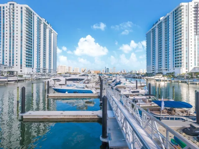 2-bedroom condo for sale in North Miami Beach - 17111 Biscayne Blvd 2001 - MondialRealty