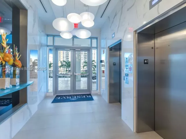 2-bedroom condo for sale in North Miami Beach - 17111 Biscayne Blvd 2001 - MondialRealty