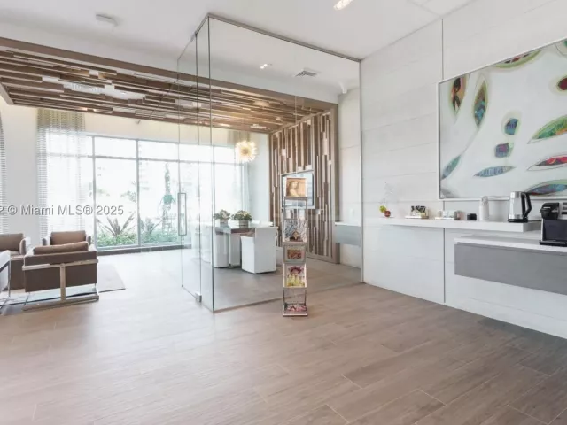 2-bedroom condo for sale in North Miami Beach - 17111 Biscayne Blvd 2001 - MondialRealty