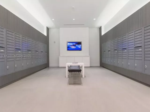 2-bedroom condo for sale in North Miami Beach - 17111 Biscayne Blvd 2001 - MondialRealty