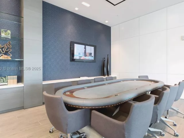 2-bedroom condo for sale in North Miami Beach - 17111 Biscayne Blvd 2001 - MondialRealty