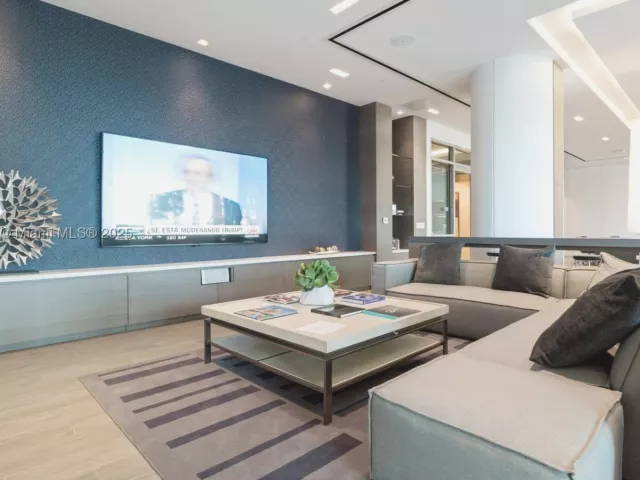 2-bedroom condo for sale in North Miami Beach - 17111 Biscayne Blvd 2001 - MondialRealty