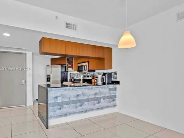 Apartment for sale  Unit #1714 - photo 5652282