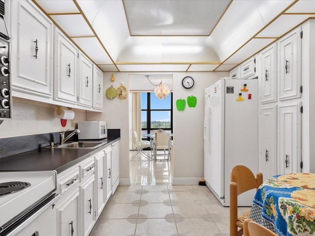 Apartment for sale  Unit #710 - photo 5818122