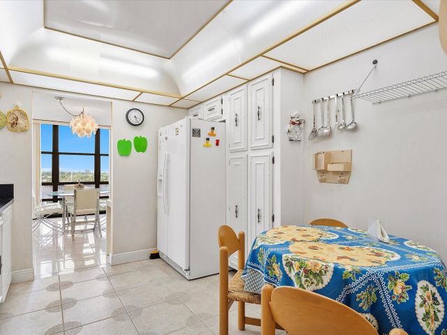 Apartment for sale  Unit #710 - photo 5818124