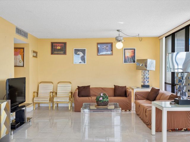 Apartment for sale  Unit #710 - photo 5818127