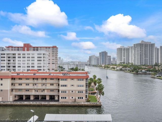 Apartment for sale  Unit #710 - photo 5818131