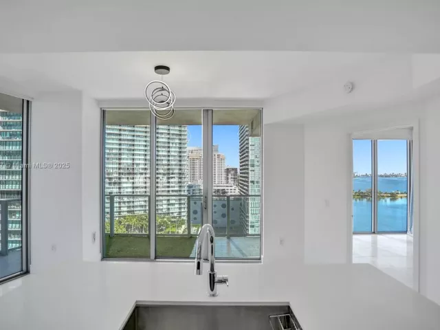 Apartment for sale  Unit #1601 - photo 5646708