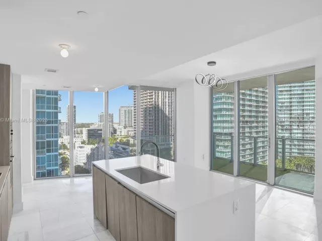 Apartment for sale  Unit #1601 - photo 5646709