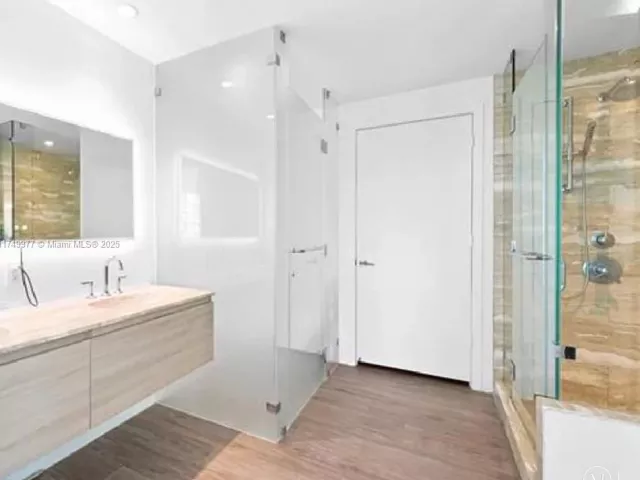 Apartment for sale  Unit #1601 - photo 5646698