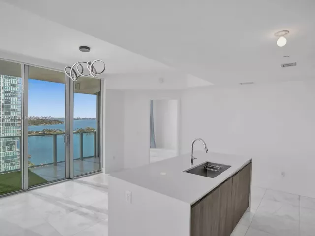 Apartment for sale  Unit #1601 - photo 5646716