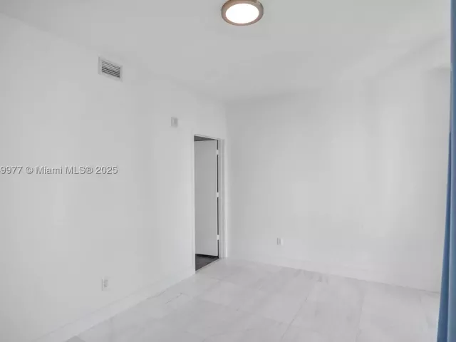 2-bedroom condo for sale in Miami - 2900 NE 7th Ave 1601 - MondialRealty