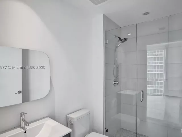 2-bedroom condo for sale in Miami - 2900 NE 7th Ave 1601 - MondialRealty