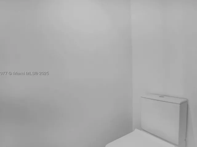 2-bedroom condo for sale in Miami - 2900 NE 7th Ave 1601 - MondialRealty