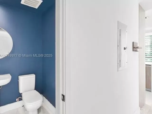 2-bedroom condo for sale in Miami - 2900 NE 7th Ave 1601 - MondialRealty
