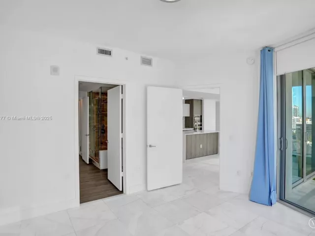 Apartment for sale  Unit #1601 - photo 5646702