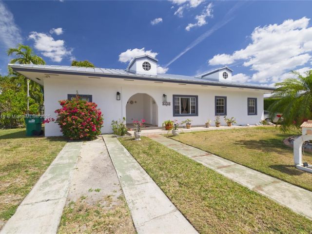 Home for sale at 10745 Westwood Lake Dr - photo 5781052