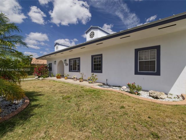 Home for sale at 10745 Westwood Lake Dr - photo 5781054