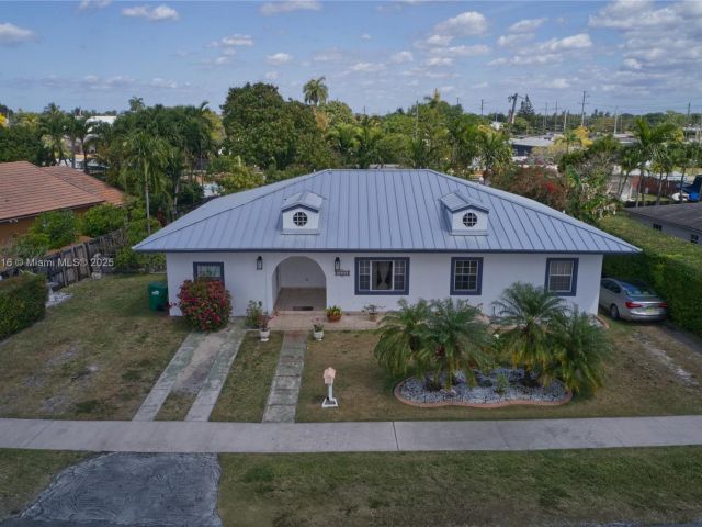 Home for sale at 10745 Westwood Lake Dr - photo 5781057