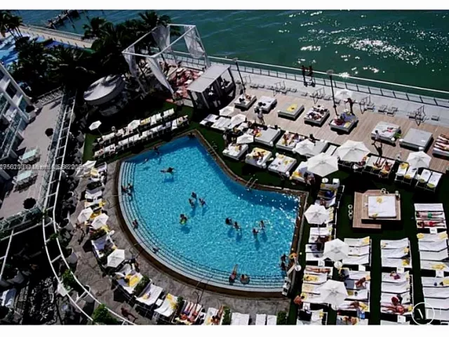 2-bedroom condo for rent in Miami Beach - 1100 West Ave 916 - MondialRealty