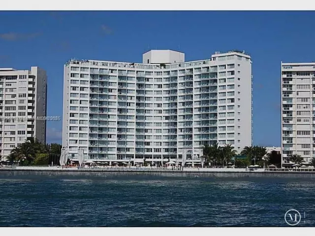2-bedroom condo for rent in Miami Beach - 1100 West Ave 916 - MondialRealty