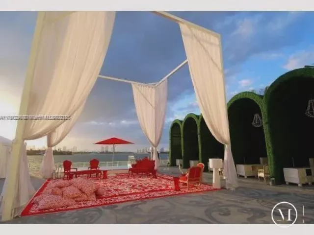 2-bedroom condo for rent in Miami Beach - 1100 West Ave 916 - MondialRealty